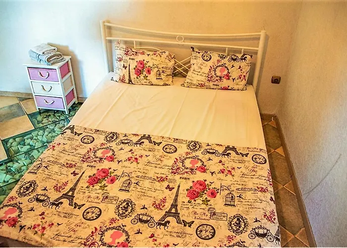 Sea View Center Apartment *